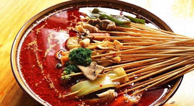 四川十大特色小吃：从乐山钵钵鸡到成都龙抄手