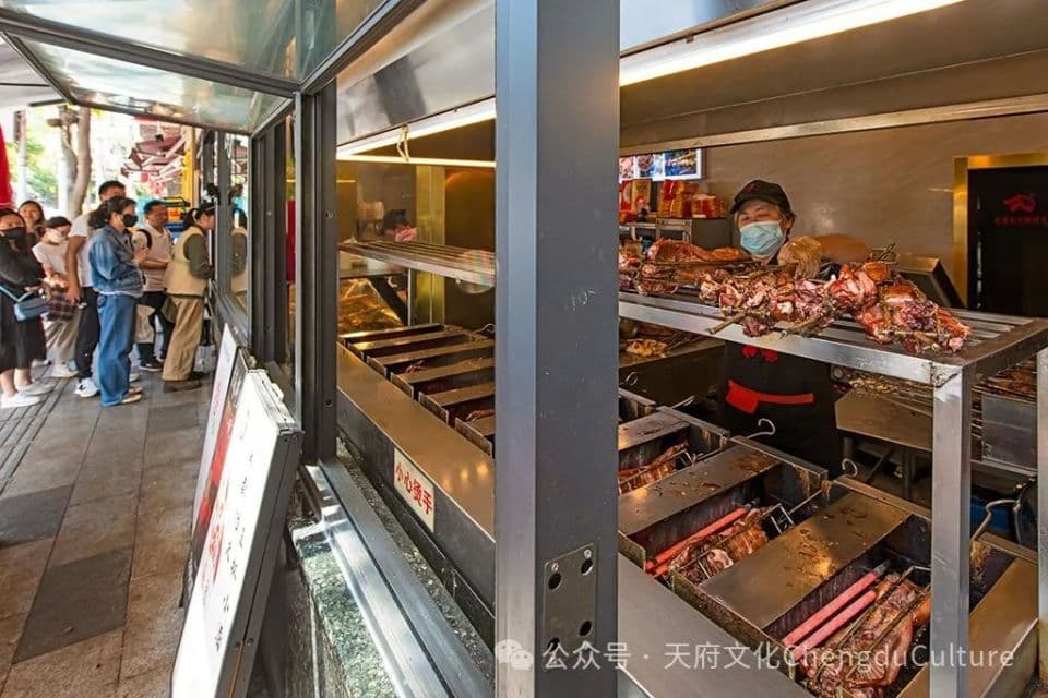 成都菜市场里的隐藏菜单：从抚琴到玉林的美食地图