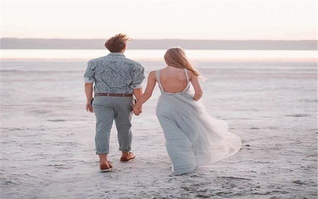 幸福婚姻不易，夫妻感情要珍惜，信任尊重若没有，早晚婚姻走到头