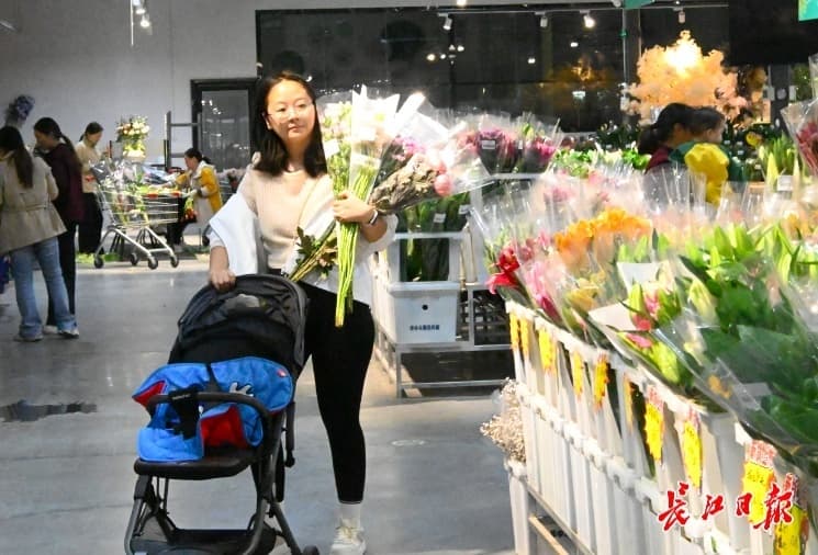 鲜花小镇、渔人码头、咖啡街……汉口北“小镇经济”火了