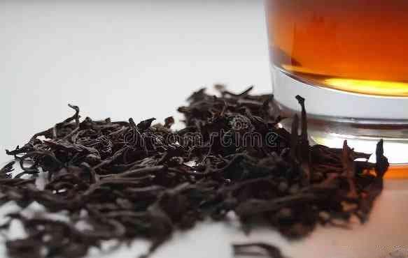 喝了红茶舌苔变黄了，喝红茶后出现黄色舌苔的原因解析