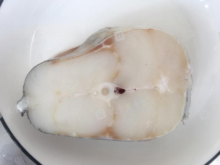 健康低卡香煎鳕鱼，高蛋白低脂肪的美味选择