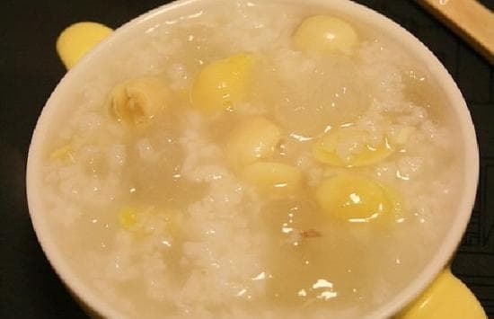 雪蛤莲子白果粥：养生美食的制作方法与功效