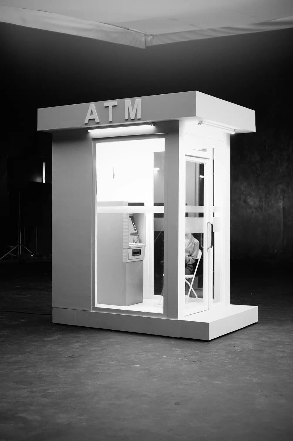 揭秘ATM机背后的黑科技：加密术如何守护你的资金安全