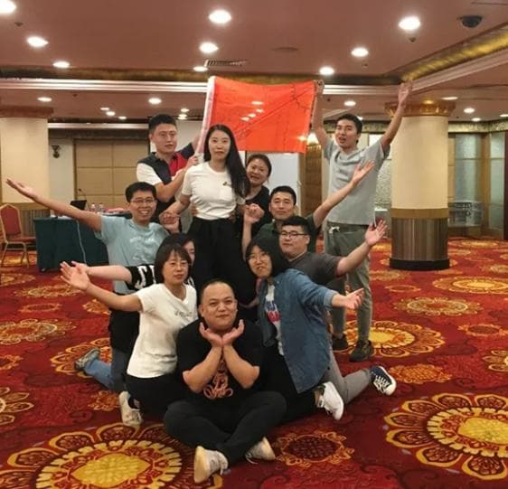 职场社交场合，初次见面，怎样才能给人留下好的第一印象？