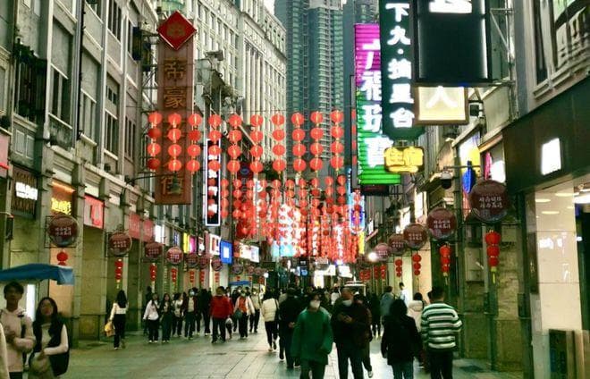 兔年年夜饭怎么吃？有人提前一年预订餐厅，有人把厨师请上门