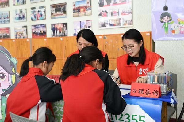 “学雷锋纪念日”期间黑龙江省集中开展青年志愿服务活动