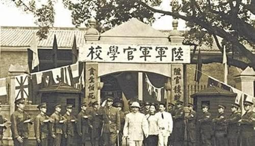 谁的力荐让蒋介石成为黄埔军校校长？他是革命圣人、革命导师