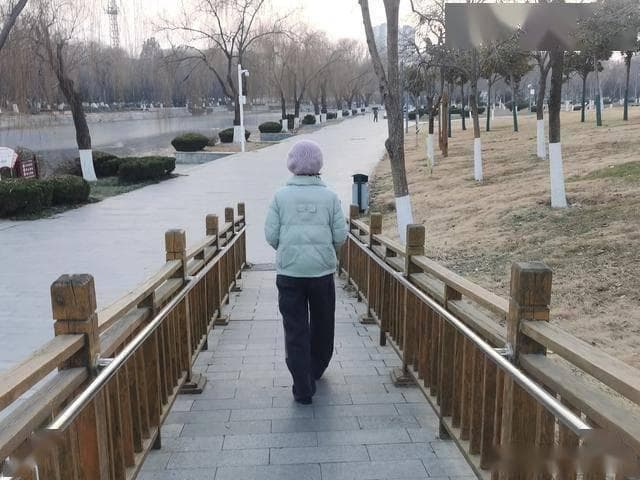 57岁退休人士总结：36个实用养生小妙招，个个管用