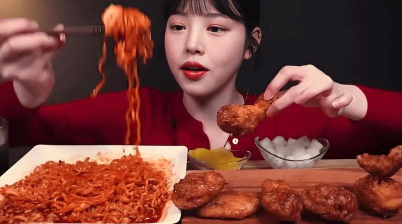 观看深夜吃播相当于饕鬄大餐了一顿？也会长胖？