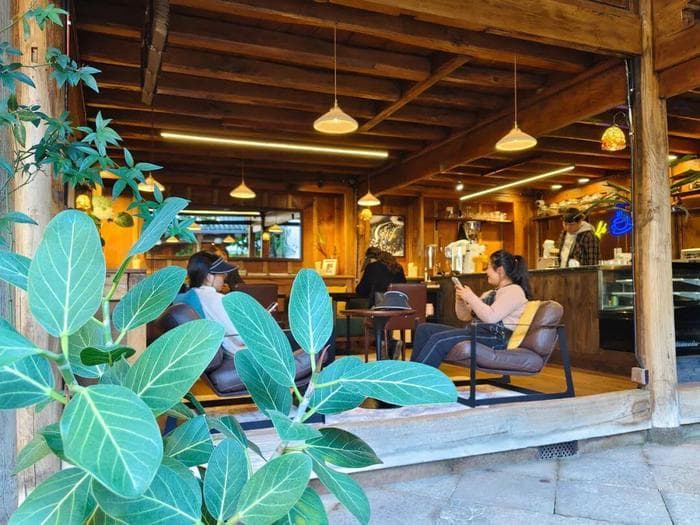 腾冲市和顺镇大庄村：老屋做出新业态 独特风光引客来