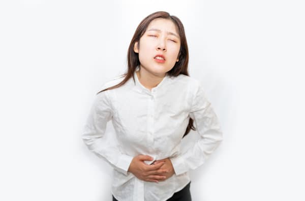 专家解析：晨起腹痛的五大常见原因及应对方案