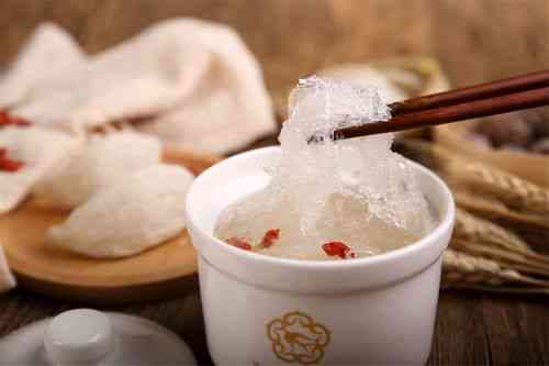 炖燕窝用什么温度水合适：炖制与食用更佳水温指南
