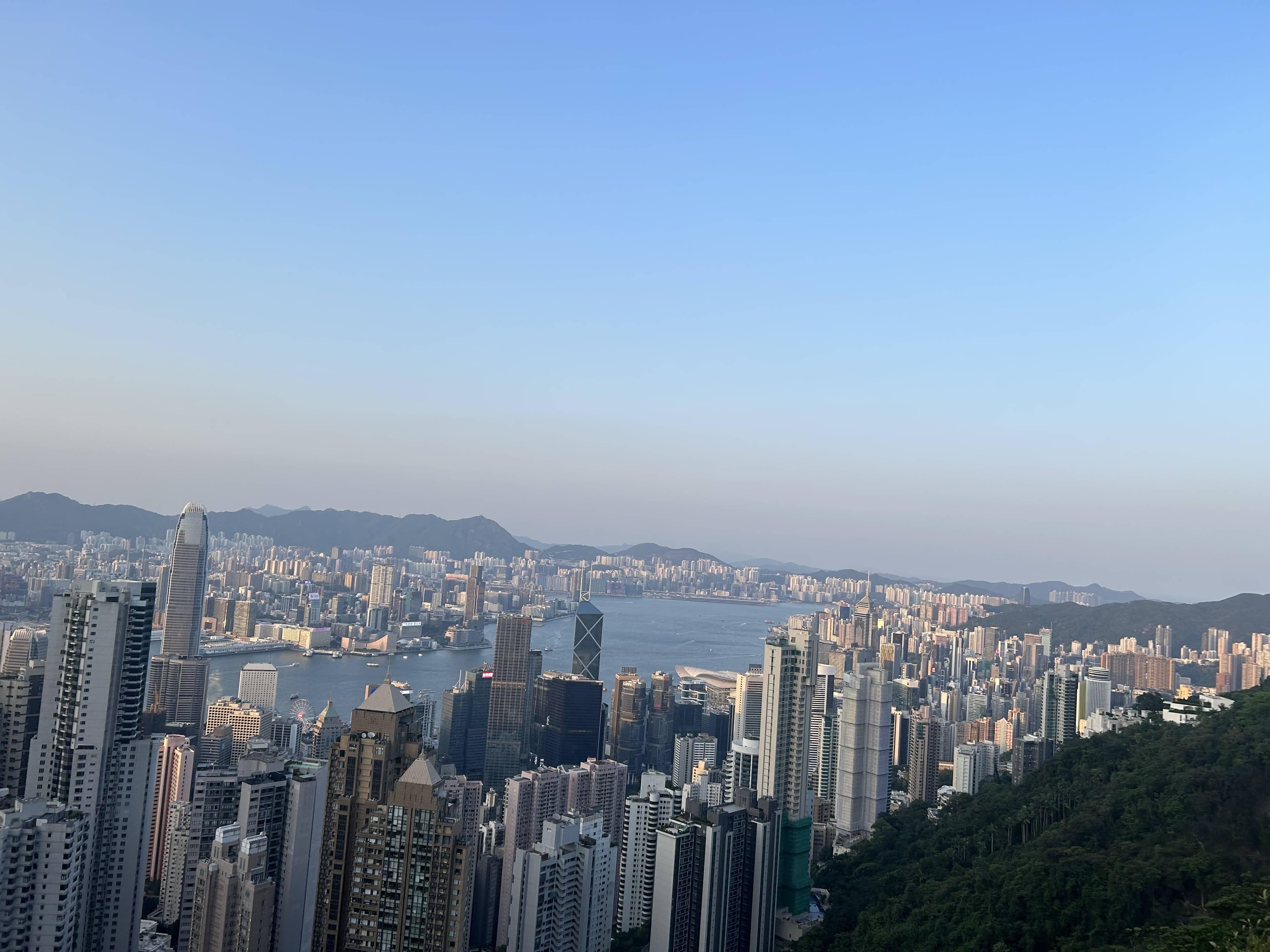 普通人赚钱越来越难，实现财务自由你需要具备哪些条件？