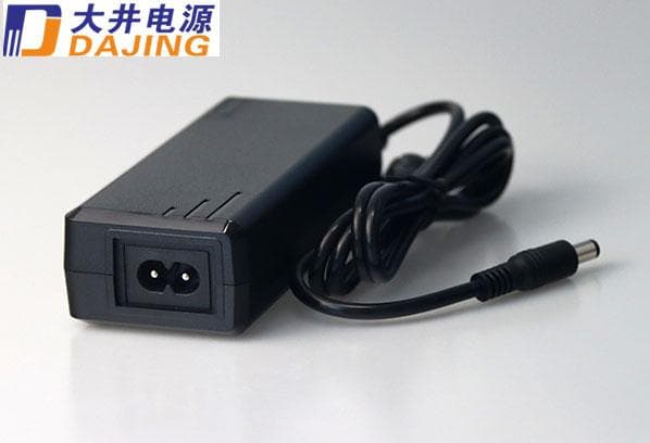 电源适配器滋滋响正常吗？原因分析与处理建议