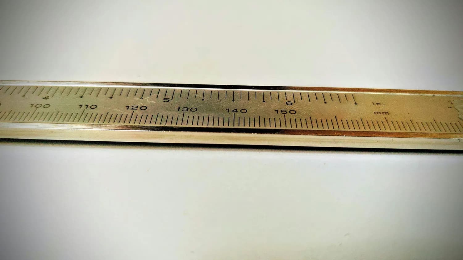 鲁班尺：一把承载千年智慧的神秘工具