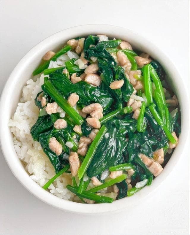 菠菜和什么炒是最佳绝配？分享4种美味搭配，营养丰富鲜嫩美味