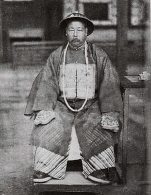 左宗棠收复新疆，与沙俄博弈收回伊犁，促成晚清外交史上唯一胜利