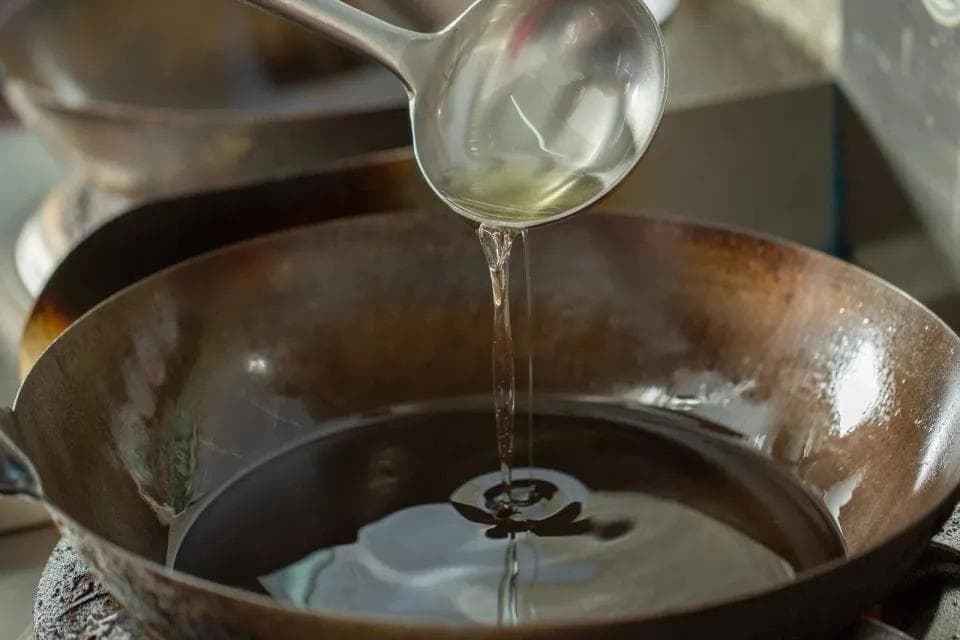 做菜到底该选哪种油？两招教你健康吃油