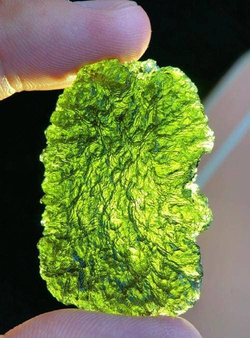 捷克陨石真假辨别指南：从气泡到纹理的专业解析