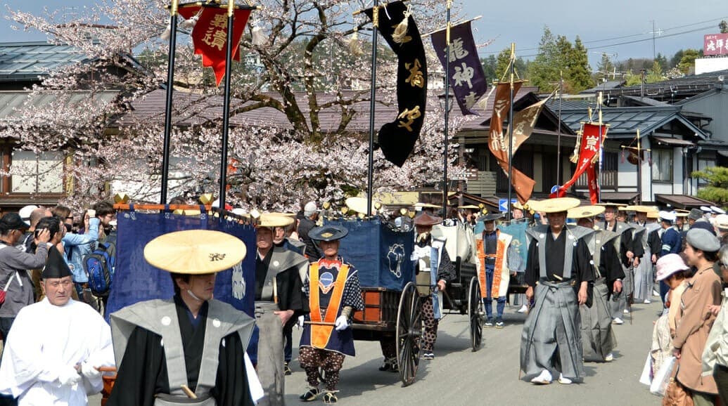 2025复活节出游攻略：日本高山祭、济州油菜花节、阿里山樱花季