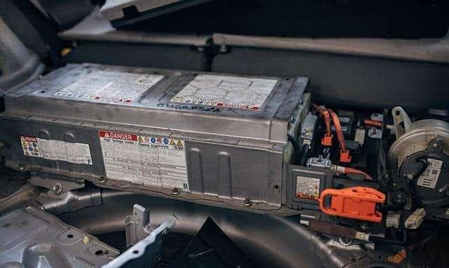 汽车电瓶选购全攻略：品牌、性能与用户行为影响深度解析！