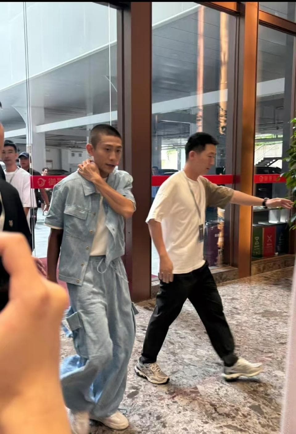张一山消瘦、张云龙恋爱，猴年明星近况引关注