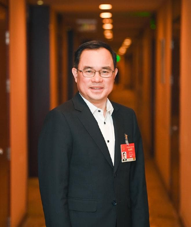 朱华荣：完善自动驾驶法规 推动智能网联汽车数据共享