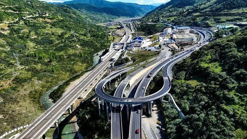 川青铁路黄龙九寨站立交工程提前79天完工