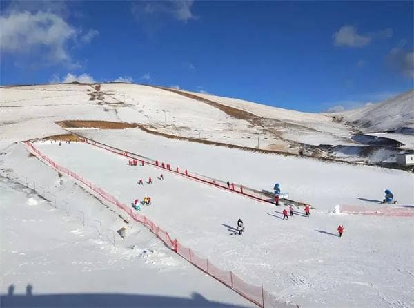 云南5大滑雪场全攻略：从专业赛道到亲子乐园，家门口就能玩转冰雪世界