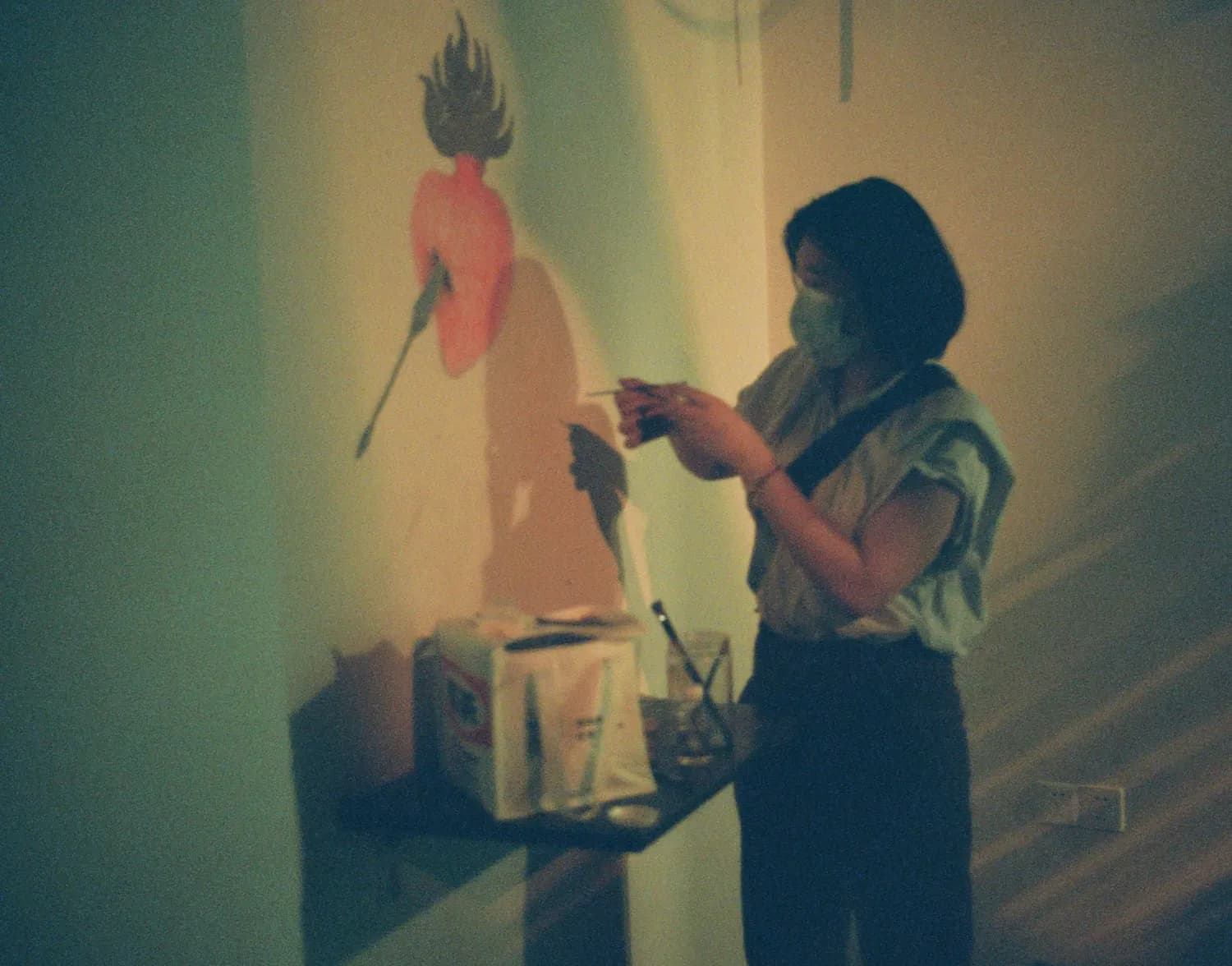 肖婷婷阿那亚展创新水墨：色粉油画棒融入传统国画
