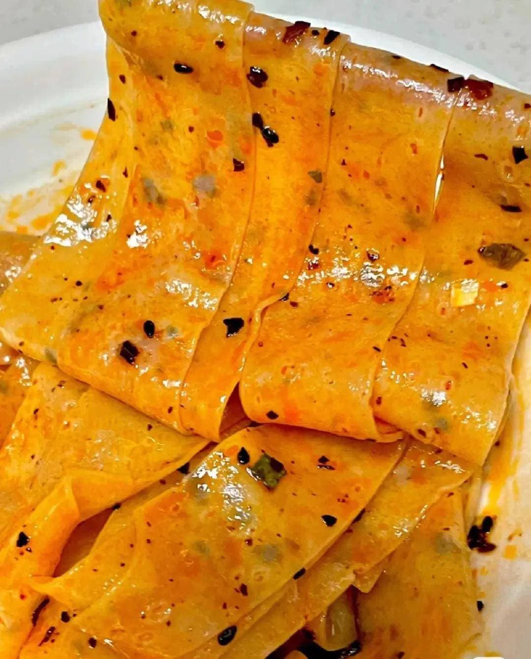 红油面皮制作详解：川菜中的经典美味