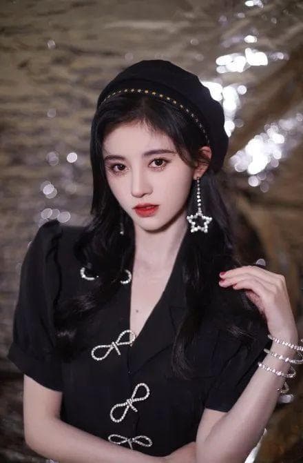 鞠婧祎：打破标签，做自己人生的大女主