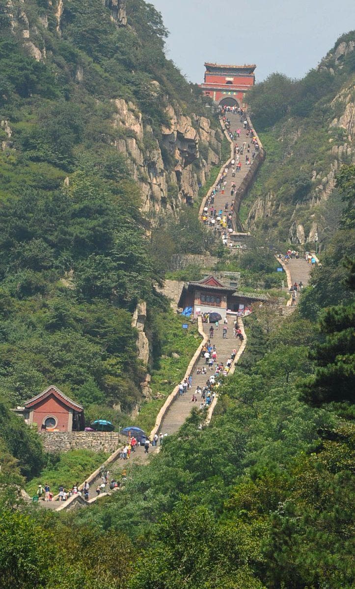 山东自驾游最佳路线图：探寻当地美食与绝美风光的冬日之旅