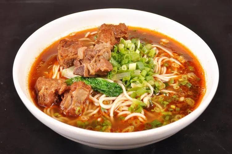 一分钟教会你牛肉拉面的家常做法，再也不用担心外面不卫生了