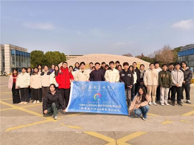 双星闪耀：两学生团队在新能源电池材料研究领域崭露头角