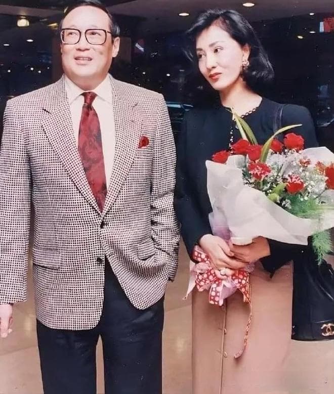 何莉莉：从影坛女神到商界女强人，何莉莉的传奇人生