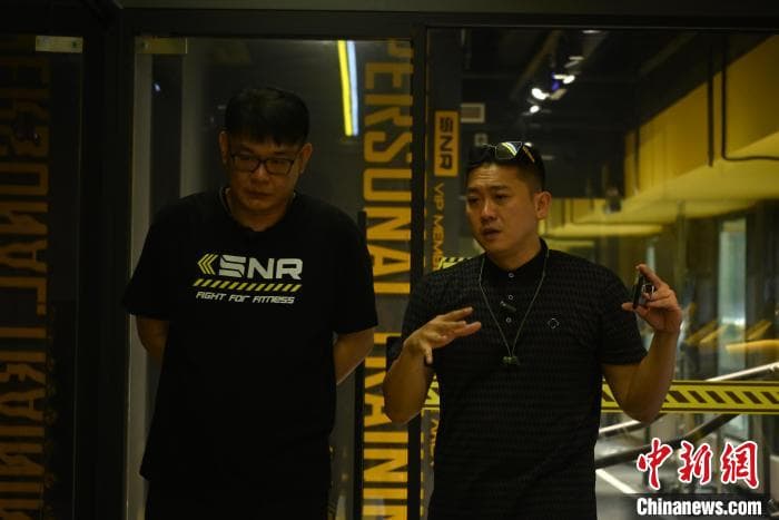 台青在重庆经营"24小时健身房"：从一家店到十家店的创业故事
