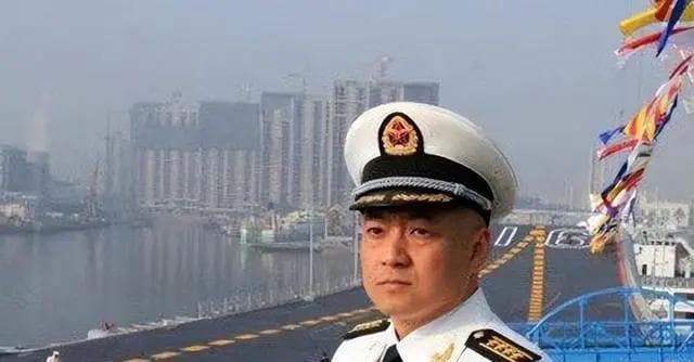 中国首位航母舰长张峥：从海军世家到航母舰长的传奇人生