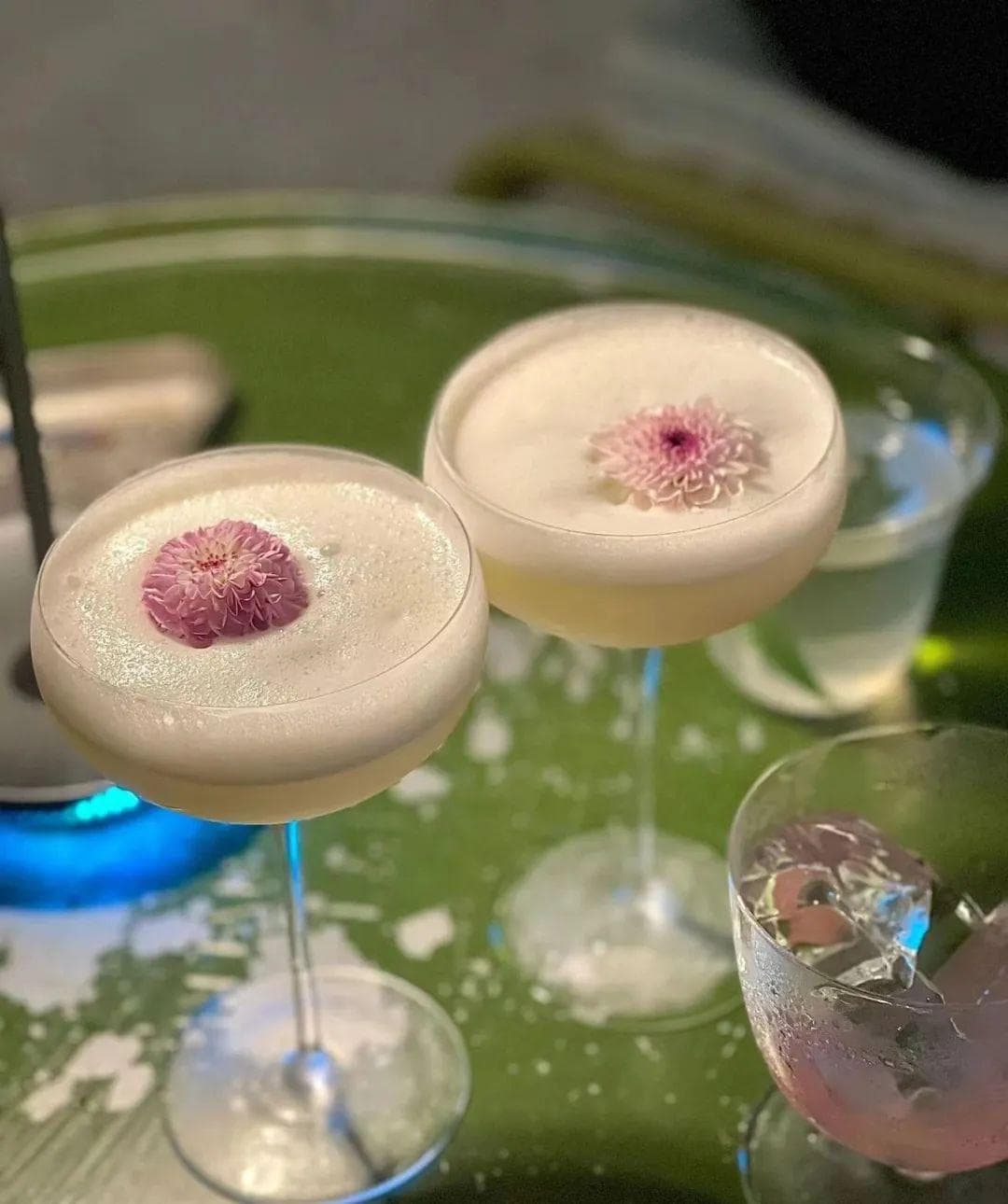 年轻人偏爱“微醺”，似酒非酒的无酒精饮料要火?