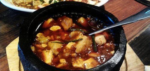 石锅鱼的制作方法及食用技巧