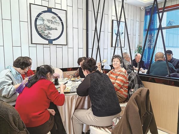 浓浓敬老情 温暖老人心