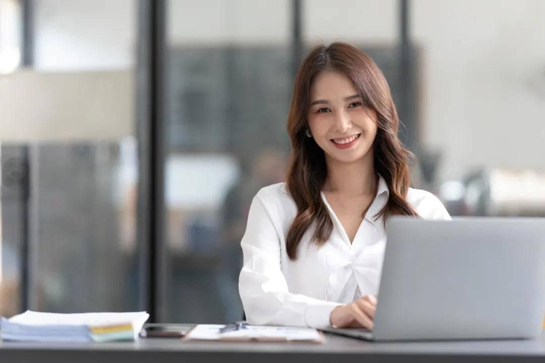 如何通过志愿者活动实现社会创新，推动社会发展和变革？