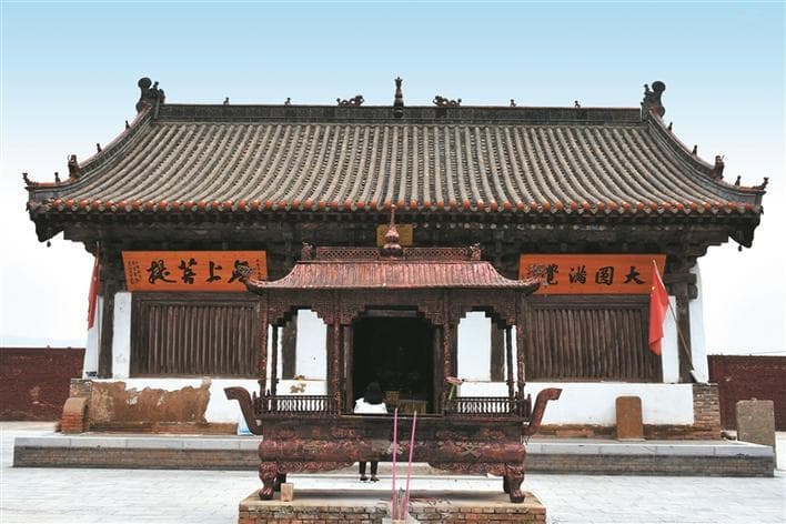 繁峙东文殊寺：元代建筑遗存，清代壁画犹存