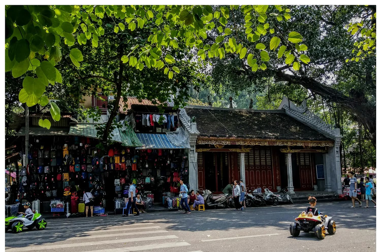 奎元馆：一碗片儿川里的杭州味道