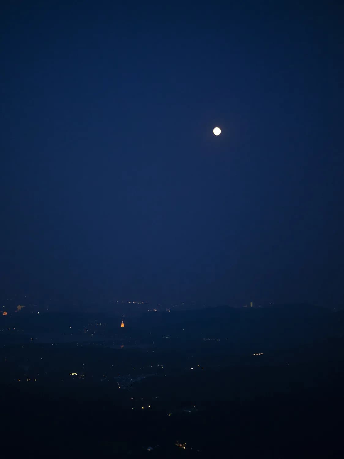 李白笔下的峨眉山：绝美秋景再现