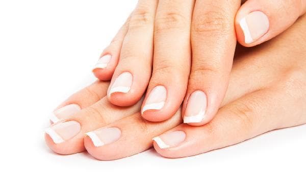 犀牛角真的能治病？科学揭秘：它的成分竟和指甲一样！