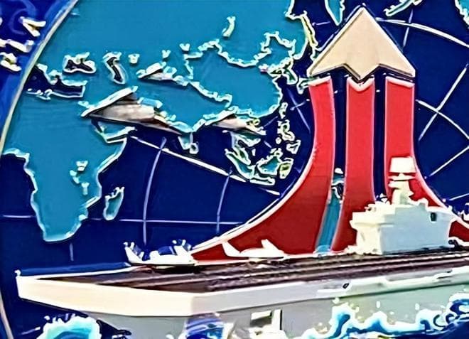 076两栖攻击舰搭载32架攻击-11无人机：开创两栖作战新模式