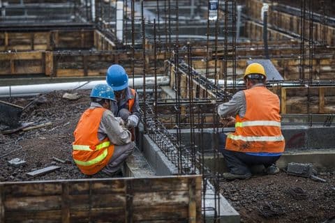 建筑公司拖欠员工工资？教你正确维权！