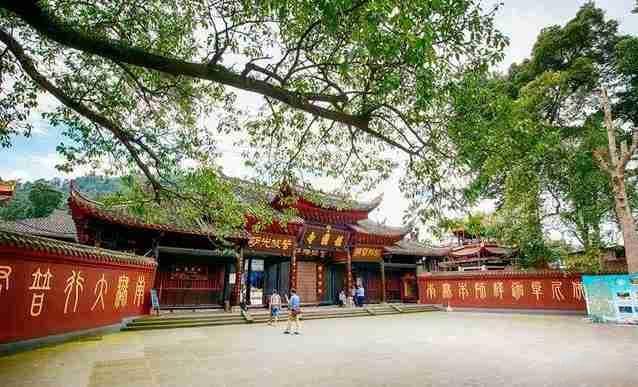 峨眉山旅游攻略详细版，峨眉山徒步爬山路线图